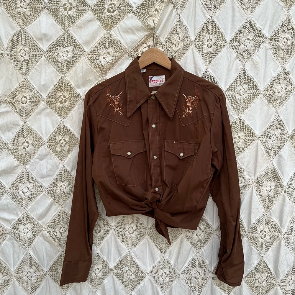 Vintage 1970s Brown Western Pearl Snap w/ Embroidered Covered Wagon